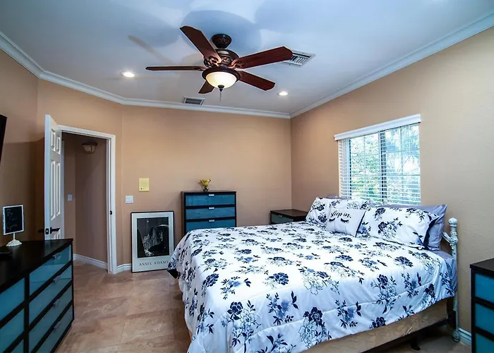 Luxury Golf Course Retreat On Hogan *