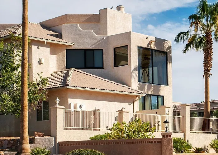 Luxury Golf Course Retreat On Hogan Vakantiehuis